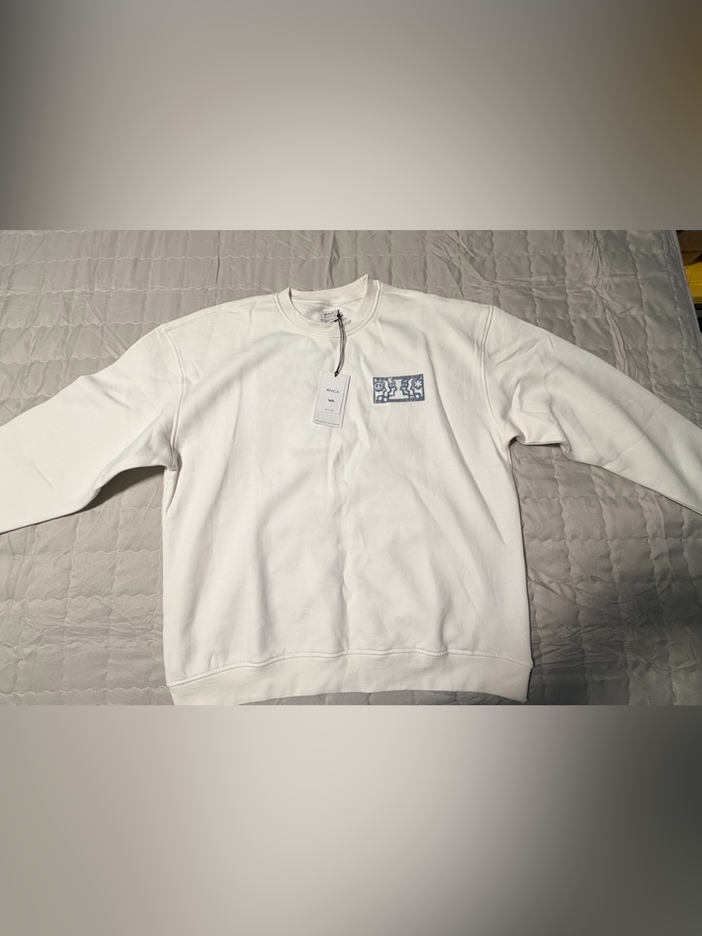 RVCA SWEATSHIRT NEW WITH TAGS SIZE M
MSRP $68 - Picture 2 of 6
